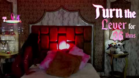 Snapshot of soffiqueen chatting on 17, 12, 2025 Schedule 1400 - 2100 gtm-5 online show from 17, 12, 2025