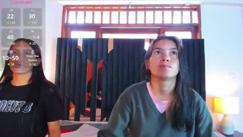 soffy and mia online show from 3, 11, 2025