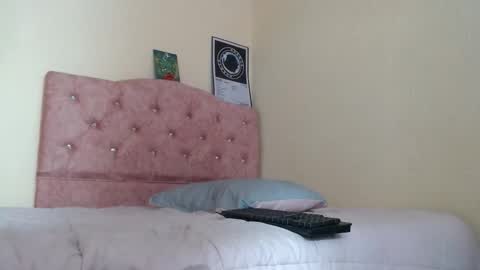 Snapshot of soffy_moore chatting on 5, 12, 2025 Soffy Moore online show from 5, 12, 2025