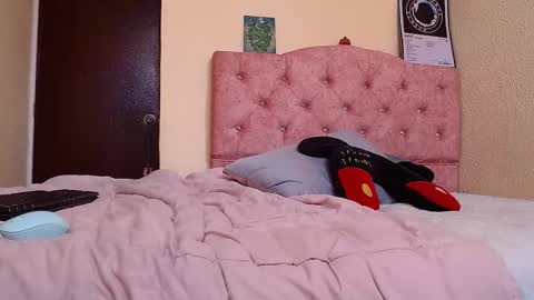 Soffy Moore online show from 9, 1, 2026