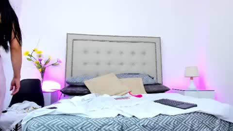 sofhyalove online show from 1, 8, 2026