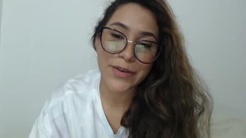 Snapshot of sofi4__ chatting on 19, 2, 2025 sofi online show from 19, 2, 2025