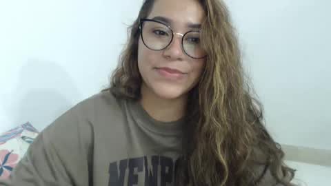 Snapshot of sofi4__ chatting on 28, 2, 2025 sofi online show from 28, 2, 2025