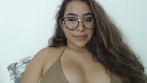 Snapshot of sofi4__ chatting on 1, 3, 2025 sofi online show from 1, 3, 2025