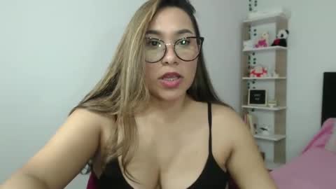 Snapshot of sofi4__ chatting on 11, 3, 2025 sofi online show from 11, 3, 2025