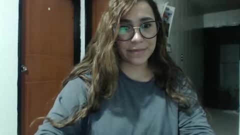 Snapshot of sofi4__ chatting on 13, 9, 2025 sofi online show from 13, 9, 2025