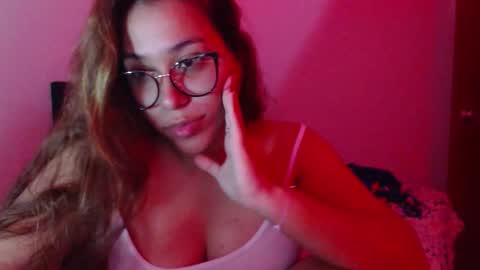 Snapshot of sofi4__ chatting on 21, 10, 2025 sofi online show from 21, 10, 2025