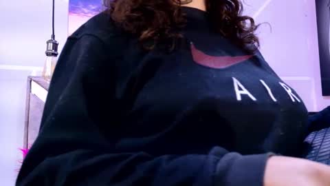 Snapshot of sofi_noa chatting on 18, 11, 2025 Sofi Noa online show from 18, 11, 2025