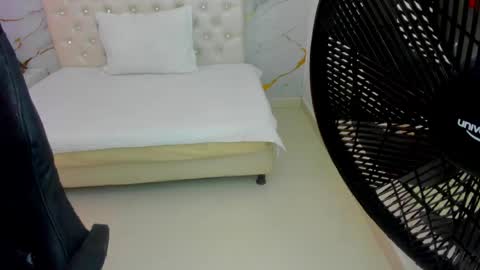 Snapshot of sofia_echeverri chatting on 18, 4, 2026 sofia_echeverri online show from 18, 4, 2026