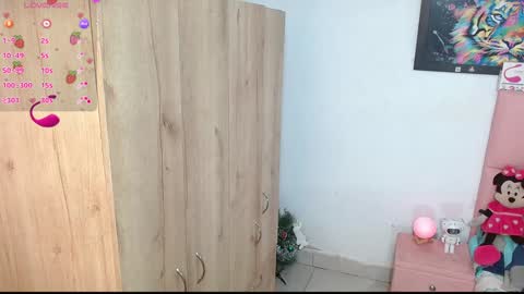 Snapshot of sofia_gold_ chatting on 17, 12, 2024 sofia online show from 17, 12, 2024