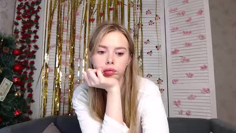 Snapshot of sofia_here chatting on 17, 12, 2025 Sofia here online show from 17, 12, 2025