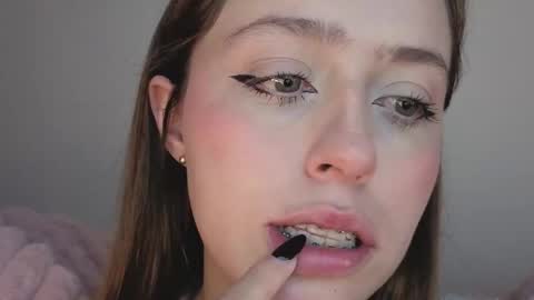     online show from 26, 10, 2025