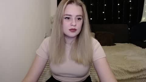 Snapshot of sofia_rosemary chatting on 10, 12, 2024 sofia_rosemary online show from 10, 12, 2024