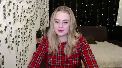 Snapshot of sofia_rosemary chatting on 30, 12, 2024 sofia_rosemary online show from 30, 12, 2024