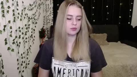 Snapshot of sofia_rosemary chatting on 25, 1, 2025 sofia_rosemary online show from 25, 1, 2025