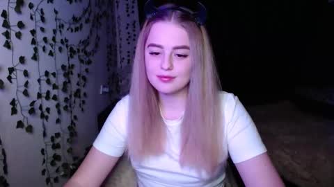 Snapshot of sofia_rosemary chatting on 6, 3, 2025 sofia_rosemary online show from 6, 3, 2025