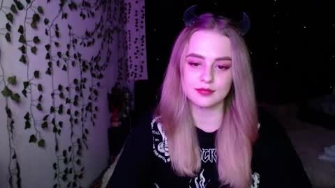 Snapshot of sofia_rosemary chatting on 8, 3, 2025 sofia_rosemary online show from 8, 3, 2025