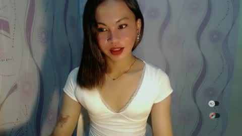 sofia_sweetheart18 online show from 23, 12, 2025