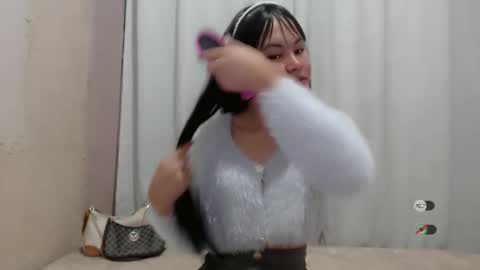 sofia_sweetheart18 online show from 10, 4, 2026