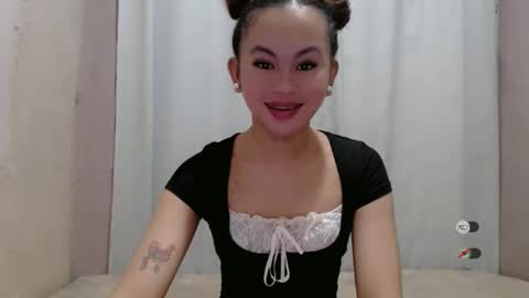 sofia_sweetheart18 online show from 13, 5, 2026