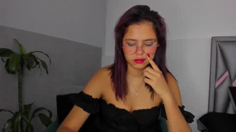 Snapshot of sofia_villareal chatting on 17, 9, 2025 Sofa online show from 17, 9, 2025