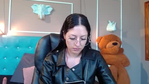 Snapshot of sofia_white3 chatting on 4, 10, 2025 Sofa online show from 4, 10, 2025