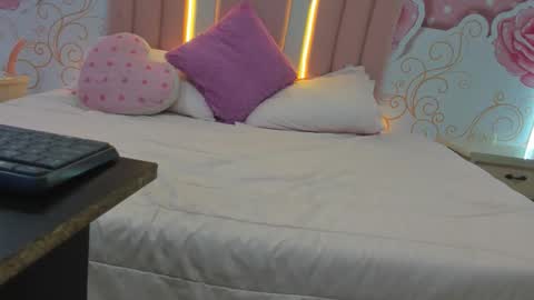 Snapshot of sofiaabigboobs chatting on 4, 12, 2025 sofiaabigboobs online show from 4, 12, 2025