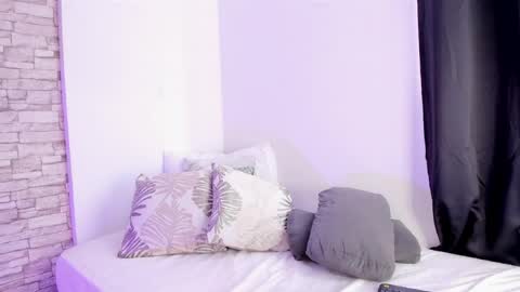 sofiaalarson online show from 8, 4, 2026