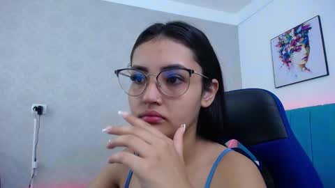 Snapshot of sofiaasexy19 chatting on 18, 12, 2025 Sofia online show from 18, 12, 2025