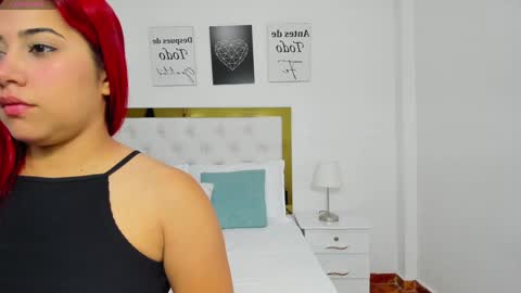 Snapshot of sofiabosch chatting on 5, 1, 2025 Sara online show from 5, 1, 2025