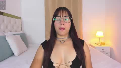 Snapshot of sofiabosch chatting on 27, 11, 2025 Sara online show from 27, 11, 2025