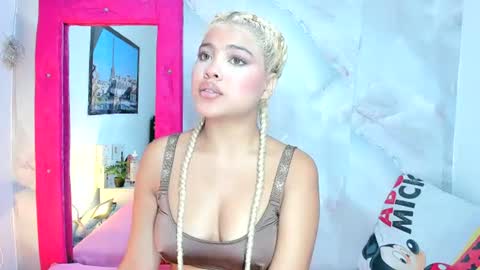 Snapshot of sofiacastillo01 chatting on 25, 6, 2026 sofiacastillo01 online show from 25, 6, 2026