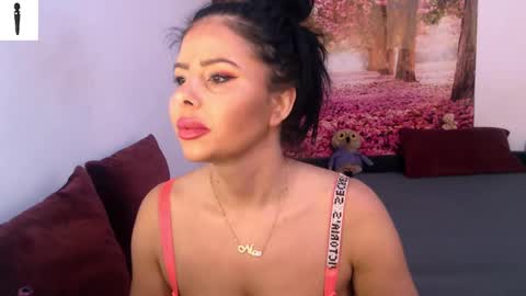 Snapshot of sofialiub chatting on 17, 12, 2024 sofialiub online show from 17, 12, 2024