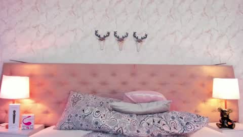 SofiaReyees online show from 7, 1, 2025