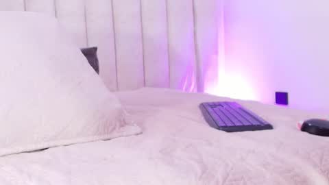 Sofia Velez  online show from 28, 2, 2026