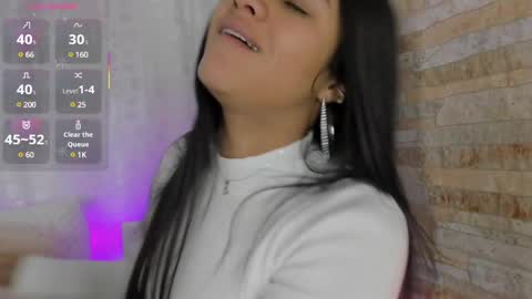 Danna Sofia online show from 4, 2, 2025