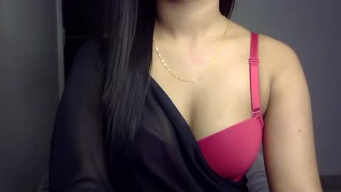 Snapshot of sofie_diva chatting on 7, 2, 2025 divya online show from 7, 2, 2025