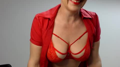 Snapshot of sofie_velvet chatting on 9, 1, 2025 Sofie Velvet online show from 9, 1, 2025