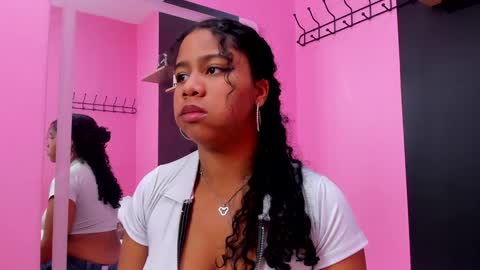 Snapshot of sofiifox chatting on 2, 2, 2025 sofiifox online show from 2, 2, 2025