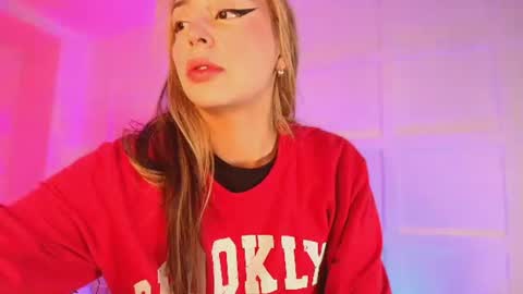 Snapshot of sofly_s chatting on 4, 7, 2026 Sofi online show from 4, 7, 2026