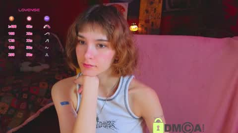 Snapshot of soft_animal chatting on 15, 6, 2026 E online show from 15, 6, 2026
