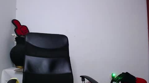 Snapshot of soft_fetish chatting on 29, 1, 2025 Camila M online show from 29, 1, 2025