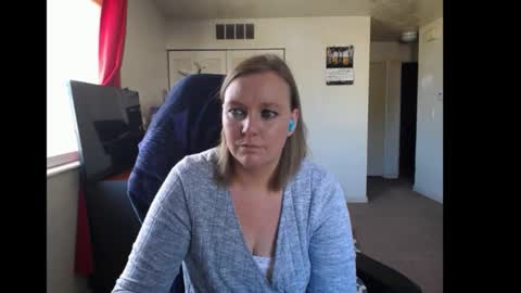 Snapshot of softerpeaches chatting on 31, 10, 2025 Rose online show from 31, 10, 2025