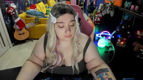 Snapshot of softie_sofy chatting on 24, 12, 2024 Sofie online show from 24, 12, 2024