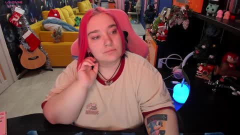 Snapshot of softie_sofy chatting on 25, 12, 2024 Sofie online show from 25, 12, 2024