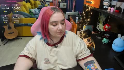 Snapshot of softie_sofy chatting on 5, 2, 2025 Sofie online show from 5, 2, 2025