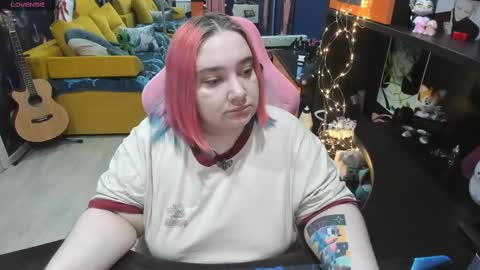 Snapshot of softie_sofy chatting on 28, 2, 2025 Sofie online show from 28, 2, 2025