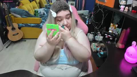 Snapshot of softie_sofy chatting on 5, 3, 2025 Sofie online show from 5, 3, 2025
