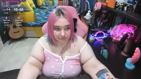 Snapshot of softie_sofy chatting on 6, 10, 2025 Sofie online show from 6, 10, 2025