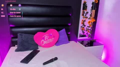 Snapshot of softienymph chatting on 10, 9, 2025 softienymph online show from 10, 9, 2025